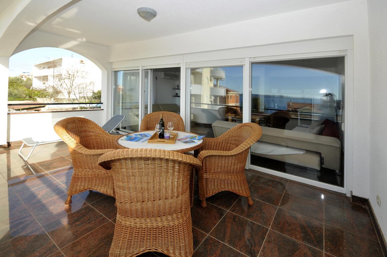 Apartmani Svalina - Seaview And 130M From Beach Trogir Exterior foto